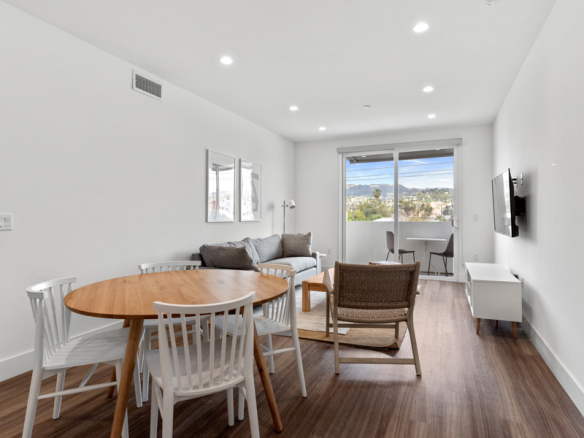 Ecco paramount los angeles ca building photo 8