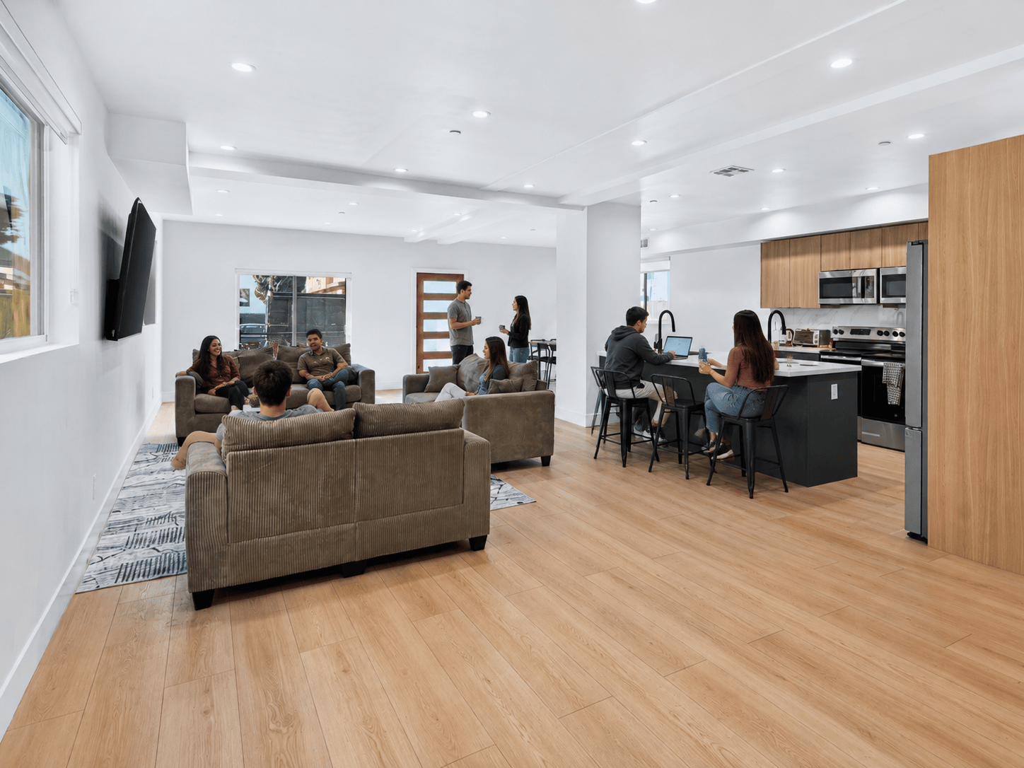 Trojan Terrace: USC’s Ultimate Mega photo 3
